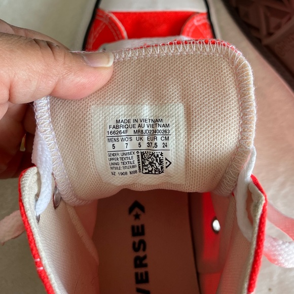 Converse Neón Orange Sneakers - Picture 3 of 4